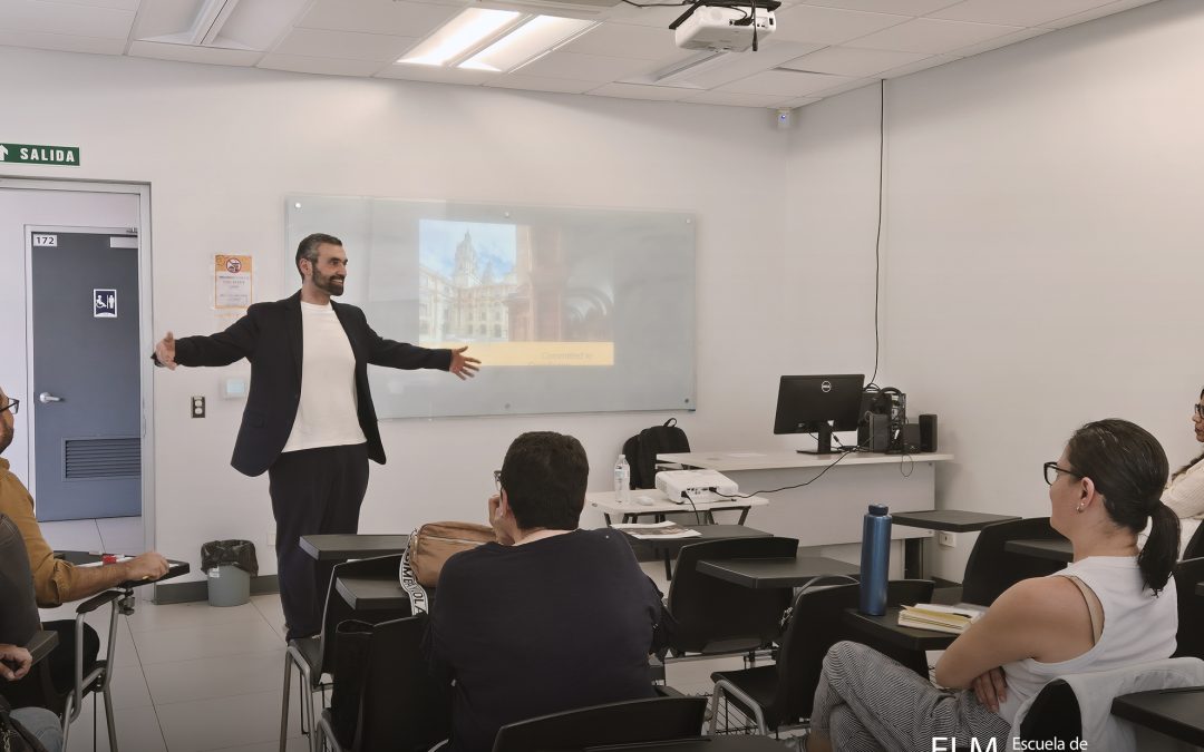 La Escuela de Lenguas Modernas recibe visita de profesor titular de la Universidad Pontificia de Salamanca